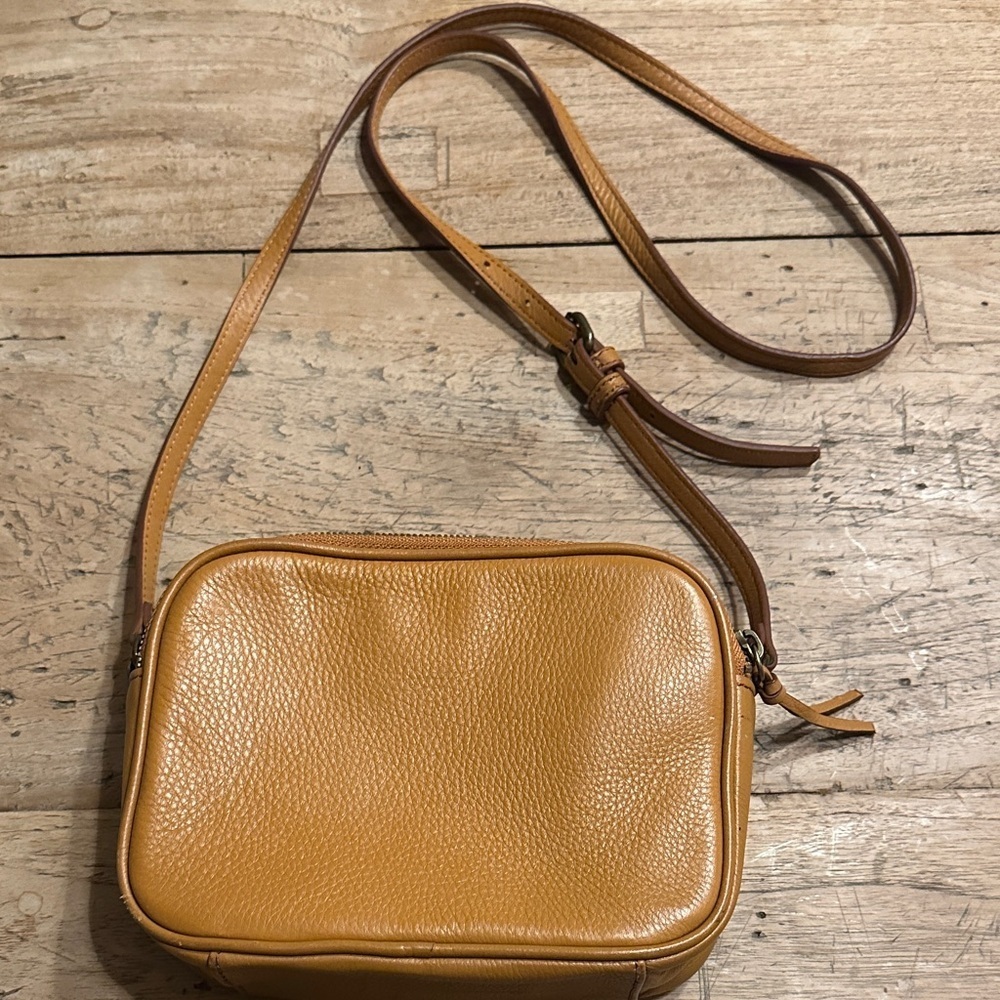 Mark & Graham Essential Crossbody – Tan Leather (No Monogram)